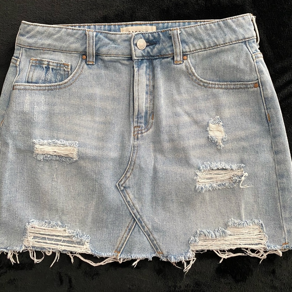 💋PacSun Distressed Jean Skirt